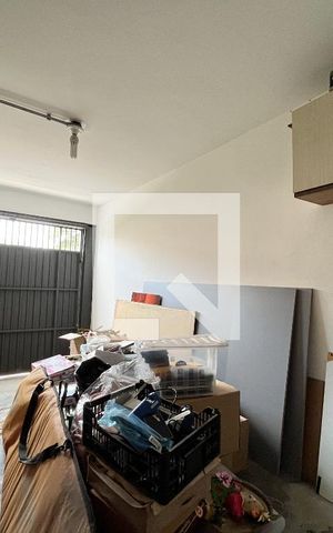 Casa à venda com 230m², 5 quartos e 1 vaga Casa à venda com 230m², 5 quartos e 1 vagaGaragem