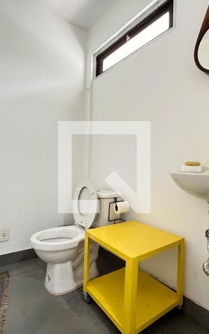 Casa à venda com 230m², 5 quartos e 1 vaga Casa à venda com 230m², 5 quartos e 1 vagaLavabo