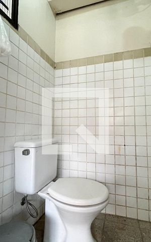 Casa à venda com 230m², 5 quartos e 1 vaga Casa à venda com 230m², 5 quartos e 1 vagaBanheiro Suite Edícula