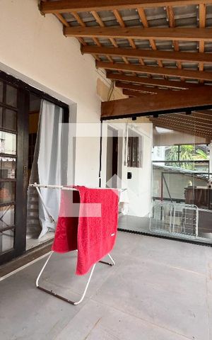 Casa à venda com 230m², 5 quartos e 1 vaga Casa à venda com 230m², 5 quartos e 1 vagaVaranda Quarto 4