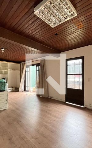 Casa à venda com 230m², 5 quartos e 1 vaga Casa à venda com 230m², 5 quartos e 1 vagaSuite Edícula