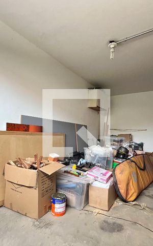 Casa à venda com 230m², 5 quartos e 1 vaga Casa à venda com 230m², 5 quartos e 1 vagaGaragem