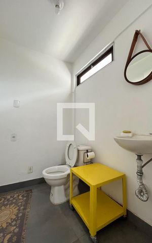 Casa à venda com 230m², 5 quartos e 1 vaga Casa à venda com 230m², 5 quartos e 1 vagaLavabo