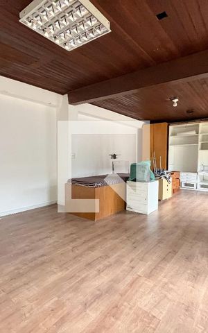 Casa à venda com 230m², 5 quartos e 1 vaga Casa à venda com 230m², 5 quartos e 1 vagaSuite Edícula