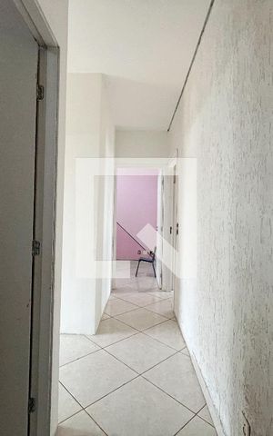 Casa à venda com 230m², 5 quartos e 1 vaga Casa à venda com 230m², 5 quartos e 1 vagaCorredor