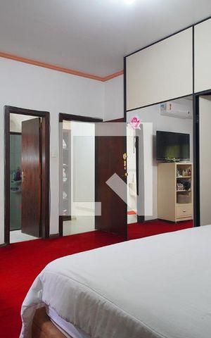 Casa à venda com 240m², 3 quartos e 2 vagasSuíte 2