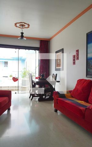 Casa à venda com 240m², 3 quartos e 2 vagasSala 2