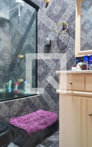 Casa à venda com 240m², 3 quartos e 2 vagasBanheiro da Suíte 1