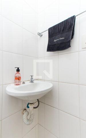 Casa à venda com 204m², 3 quartos e 4 vagasBanheiro da Garagem  
