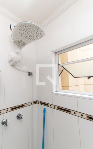 Casa à venda com 204m², 3 quartos e 4 vagasBanheiro da Suíte 2