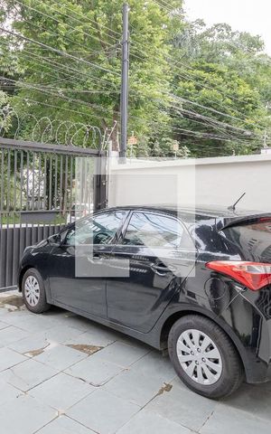 Casa à venda com 200m², 3 quartos e 2 vagas Casa à venda com 200m², 3 quartos e 2 vagasGaragem