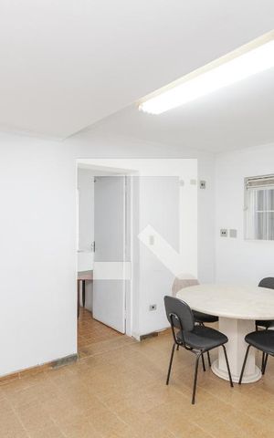 Casa à venda com 200m², 3 quartos e 2 vagas Casa à venda com 200m², 3 quartos e 2 vagasCopa