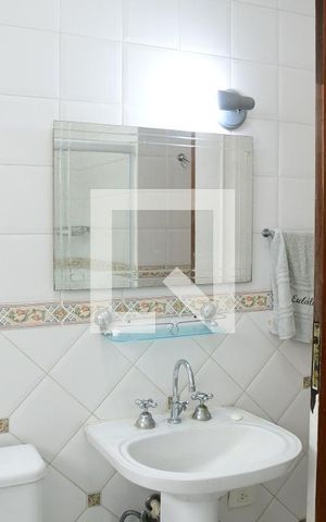 Casa para alugar com 260m², 4 quartos e 4 vagasBanheiro suíte 1