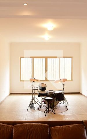 Casa para alugar com 260m², 4 quartos e 4 vagasSala