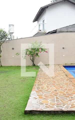 Casa para alugar com 260m², 4 quartos e 4 vagasSuíte externa