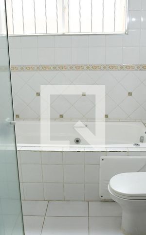 Casa para alugar com 260m², 4 quartos e 4 vagasBanheiro suíte 1
