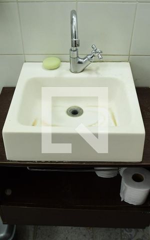 Casa para alugar com 260m², 4 quartos e 4 vagasBanheiro Social