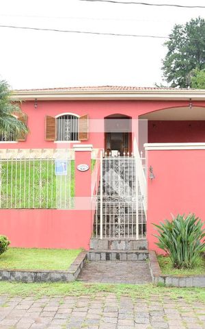 Casa para alugar com 260m², 4 quartos e 4 vagasFachada