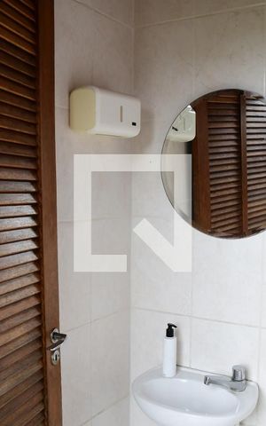 Casa para alugar com 260m², 4 quartos e 4 vagasBanheiro externo