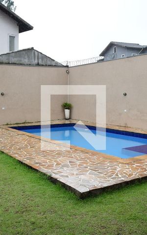 Casa para alugar com 260m², 4 quartos e 4 vagasPiscina