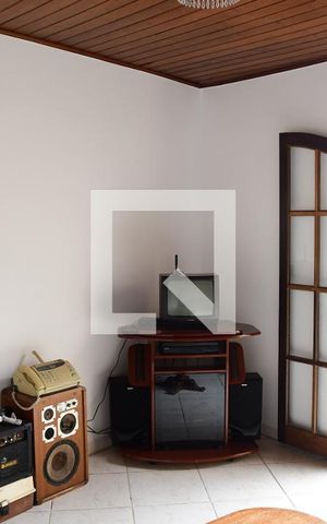 Casa para alugar com 260m², 4 quartos e 4 vagasSuíte externa