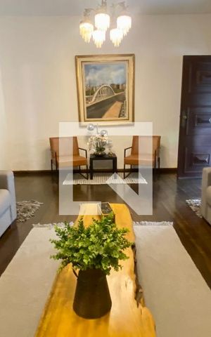 Casa para alugar com 500m², 7 quartos e 3 vagas Casa para alugar com 500m², 7 quartos e 3 vagasSala 1