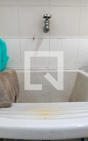 Apartamento à venda com 105m², 3 quartos e 2 vagas Apartamento à venda com 105m², 3 quartos e 2 vagasÁrea de Serviço Detalhe