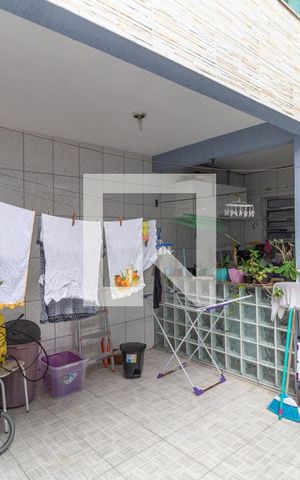 Casa à venda com 175m², 5 quartos e 2 vagas Casa à venda com 175m², 5 quartos e 2 vagasÁrea de Serviço
