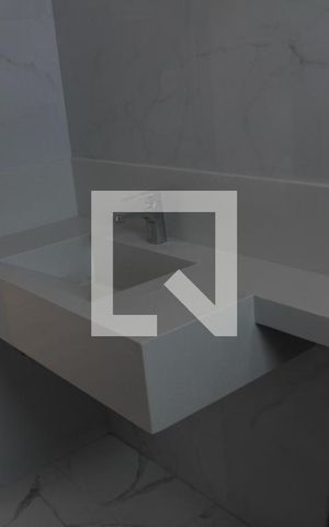Casa à venda com 360m², 5 quartos e 4 vagasbanheiro da suite 01