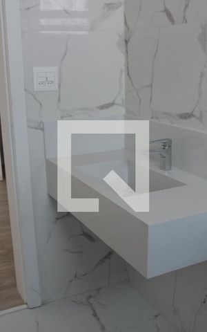 Casa à venda com 360m², 5 quartos e 4 vagasbanheiro da suite 03