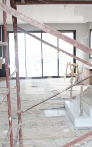 Casa à venda com 360m², 5 quartos e 4 vagassala