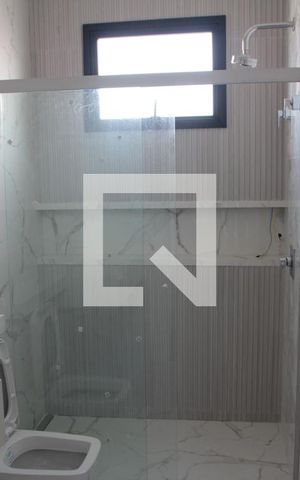 Casa à venda com 360m², 5 quartos e 4 vagasbanheiro da suite 03
