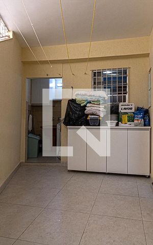 Casa para alugar com 220m², 3 quartos e 3 vagas Casa para alugar com 220m², 3 quartos e 3 vagasÁrea de serviço