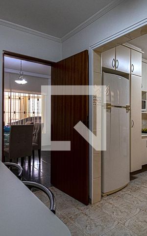 Casa para alugar com 220m², 3 quartos e 3 vagas Casa para alugar com 220m², 3 quartos e 3 vagasCopa