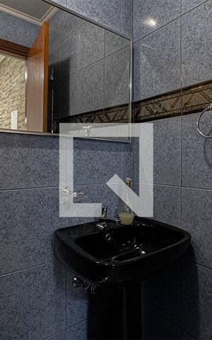 Casa para alugar com 220m², 3 quartos e 3 vagas Casa para alugar com 220m², 3 quartos e 3 vagasLavabo