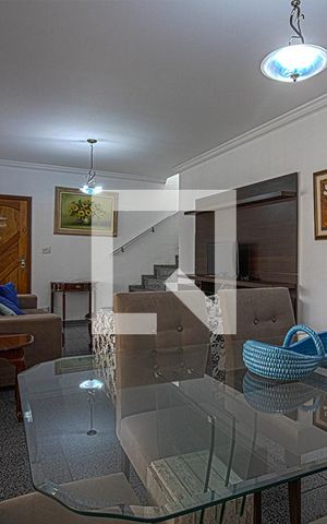 Casa para alugar com 220m², 3 quartos e 3 vagas Casa para alugar com 220m², 3 quartos e 3 vagasSala