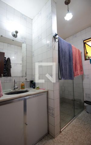 Casa à venda com 360m², 4 quartos e 2 vagasBanheiro da Suite