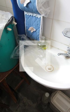 Casa à venda com 360m², 4 quartos e 2 vagasBanheiro de Serviço
