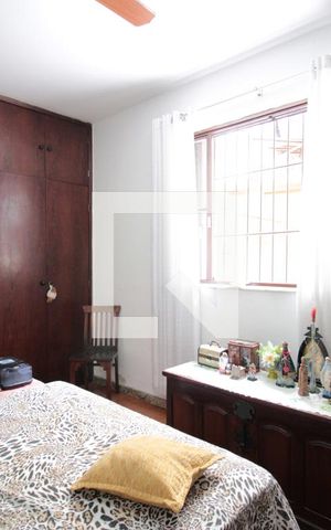 Casa à venda com 360m², 4 quartos e 2 vagasSuite