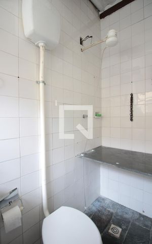 Casa à venda com 360m², 4 quartos e 2 vagasBanheiro de Serviço