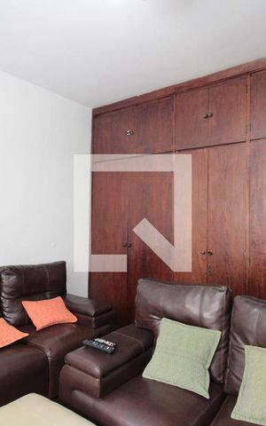 Casa à venda com 360m², 4 quartos e 2 vagasSala de TV