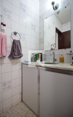 Casa à venda com 360m², 4 quartos e 2 vagasBanheiro da Suite