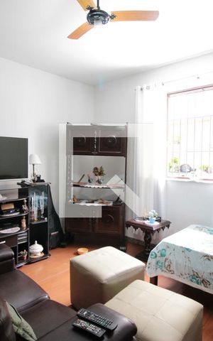 Casa à venda com 360m², 4 quartos e 2 vagasSala de TV