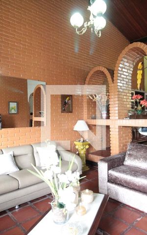 Casa à venda com 360m², 4 quartos e 2 vagasSala de Estar