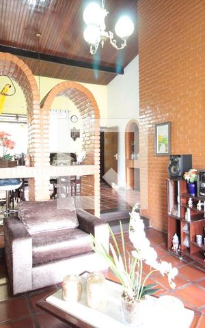 Casa à venda com 360m², 4 quartos e 2 vagasSala de Estar