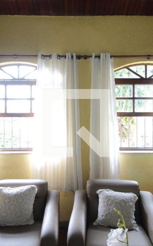 Casa à venda com 360m², 4 quartos e 2 vagasSala de Estar