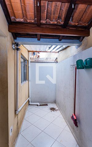 Casa à venda com 56m², 2 quartos e 1 vagaÁrea de Serviço