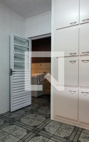 Casa à venda com 208m², 3 quartos e 3 vagas Casa à venda com 208m², 3 quartos e 3 vagasCozinha