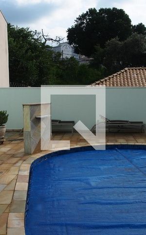Casa à venda com 300m², 5 quartos e 4 vagasÁrea externa 