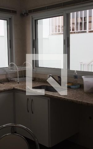 Casa à venda com 300m², 5 quartos e 4 vagasCozinha